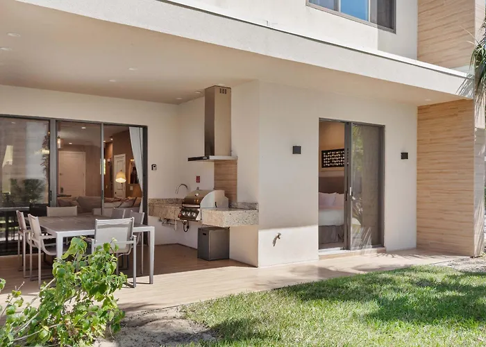 Chic Disney Villa | Stunning Patio, Resort Amenities & Minutes From Parks