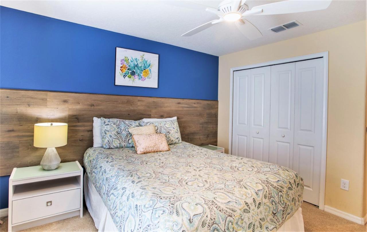 Holiday home Adorable 4 Bedrooms With Pool At Storey