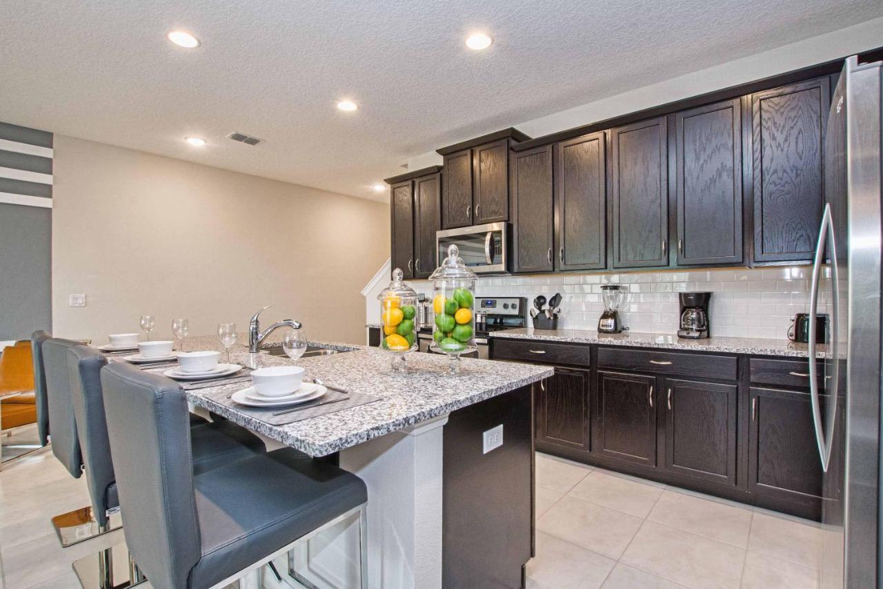 Solara - 5 Bedrooms Townhome W-spashpool-8203sa