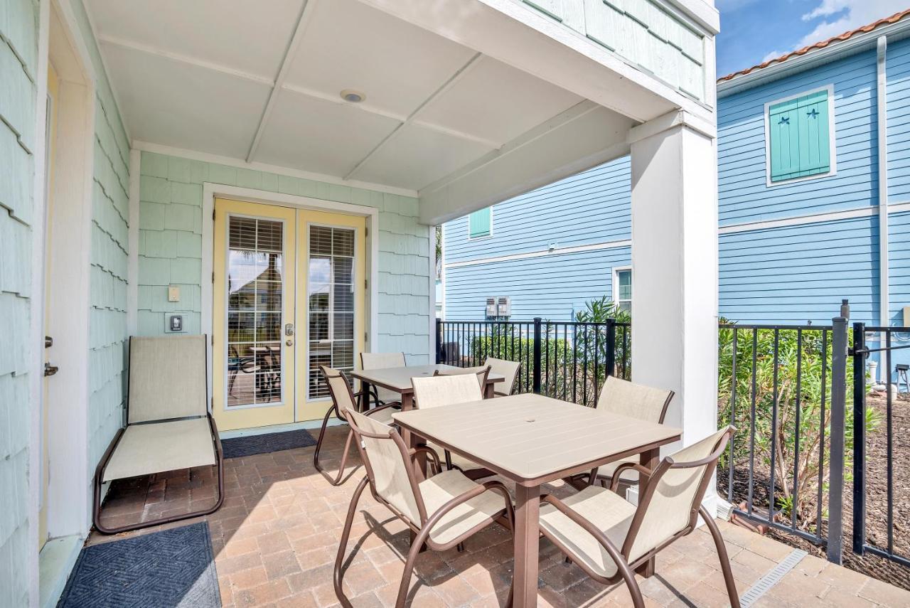 Villa 8036 Shaker Street