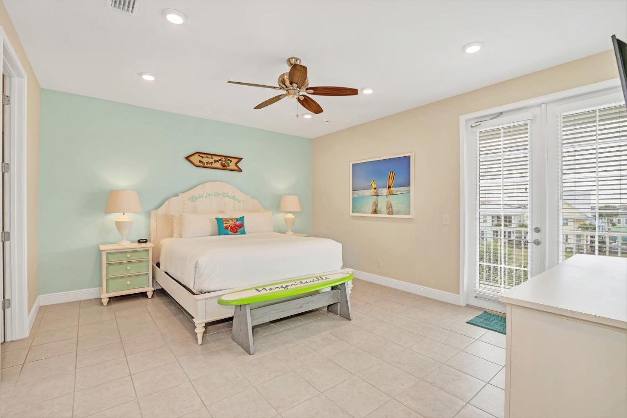 Villa 8036 Shaker Street