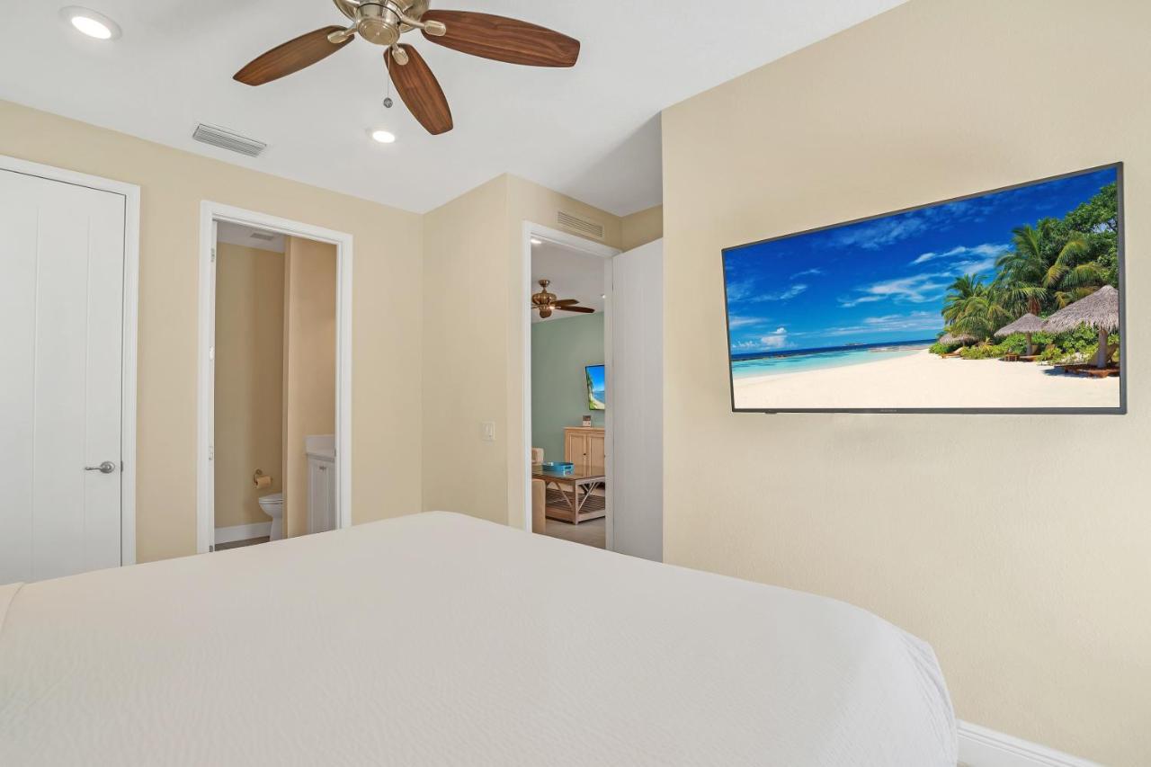 8036 Shaker Street Villa *