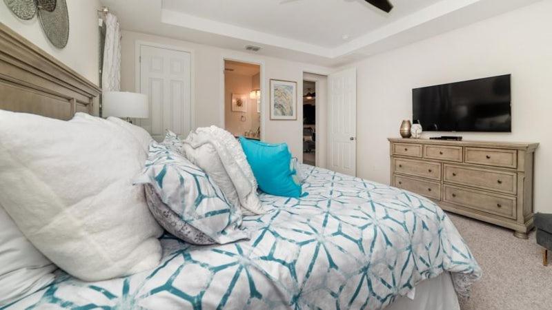 Luxurious 5 Bedroom Pool In Solara That Sleeps 12 Holiday home *