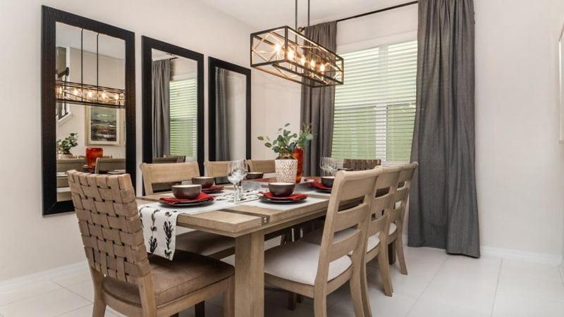 Holiday home Luxurious 5 Bedroom Pool In Solara That Sleeps 12 *