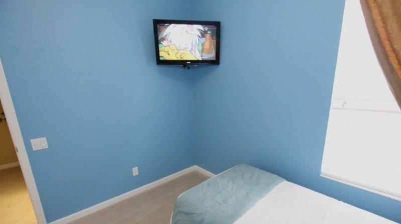 Awesome 5 Bedroom 5 Bath Pool In Windsor Hills Holiday home