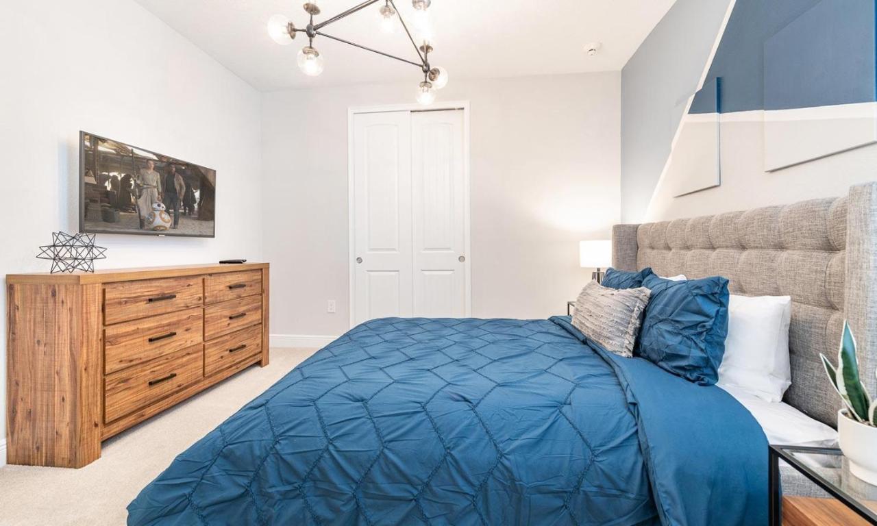 Dazzling 8 Bdrm With Putting At Encore Holiday home *