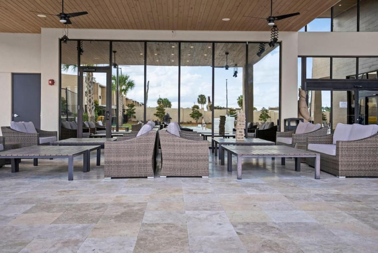 Less Than 10 Mins To Disney, Ps5 Game Console , Luxury 4bd, 4 And Haft Bath Apartment *