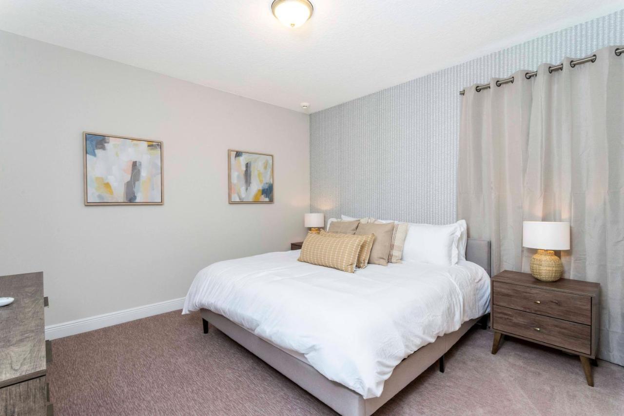 8-bed Prv Pool And Game Near Holiday home *