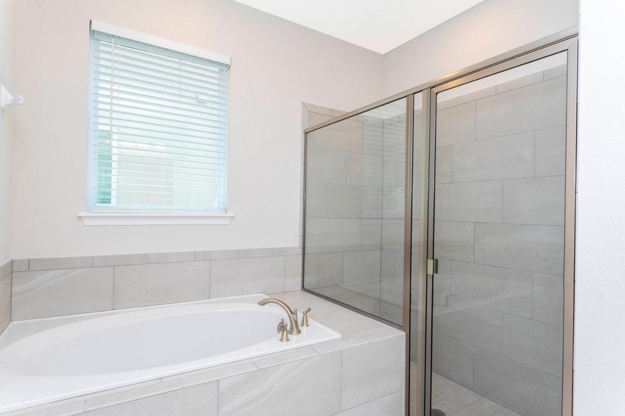 8-bed Prv Pool And Game Near Holiday home *