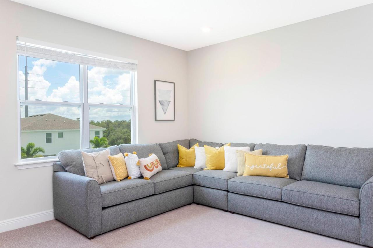 Holiday home 8-bed Prv Pool And Game Near