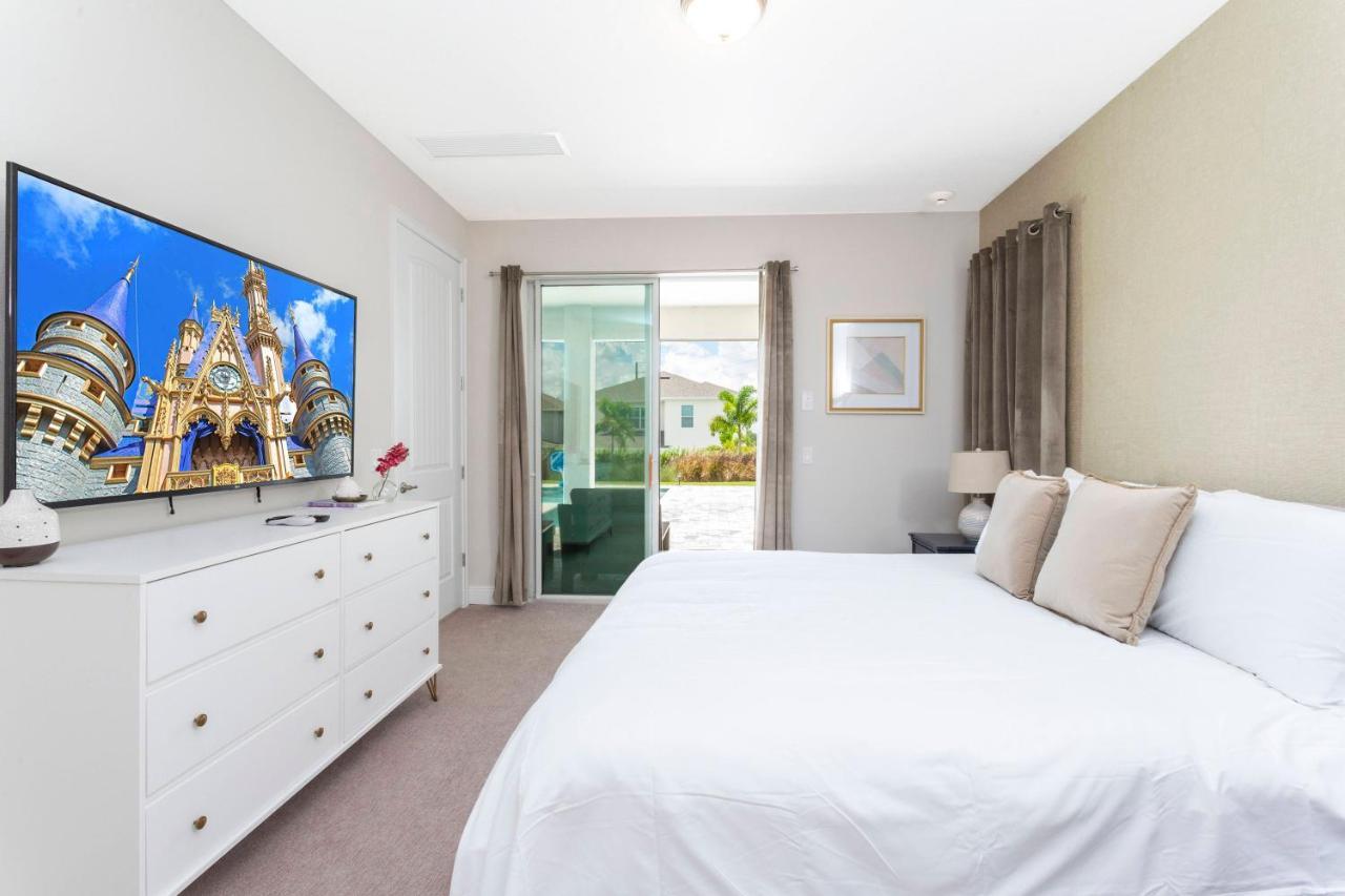 8-bed Prv Pool And Game Near Holiday home Orlando