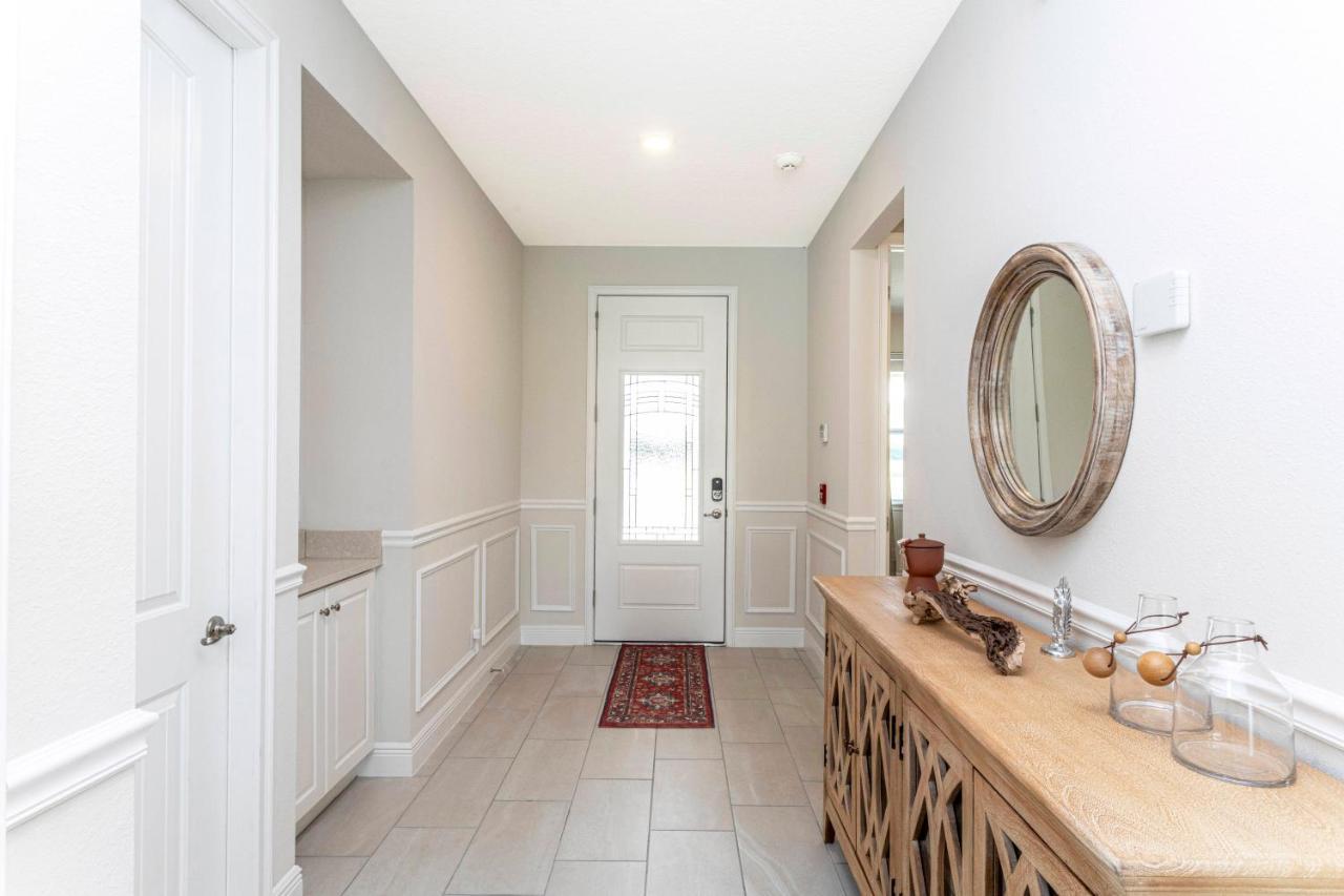 8-bed Prv Pool And Game Near *