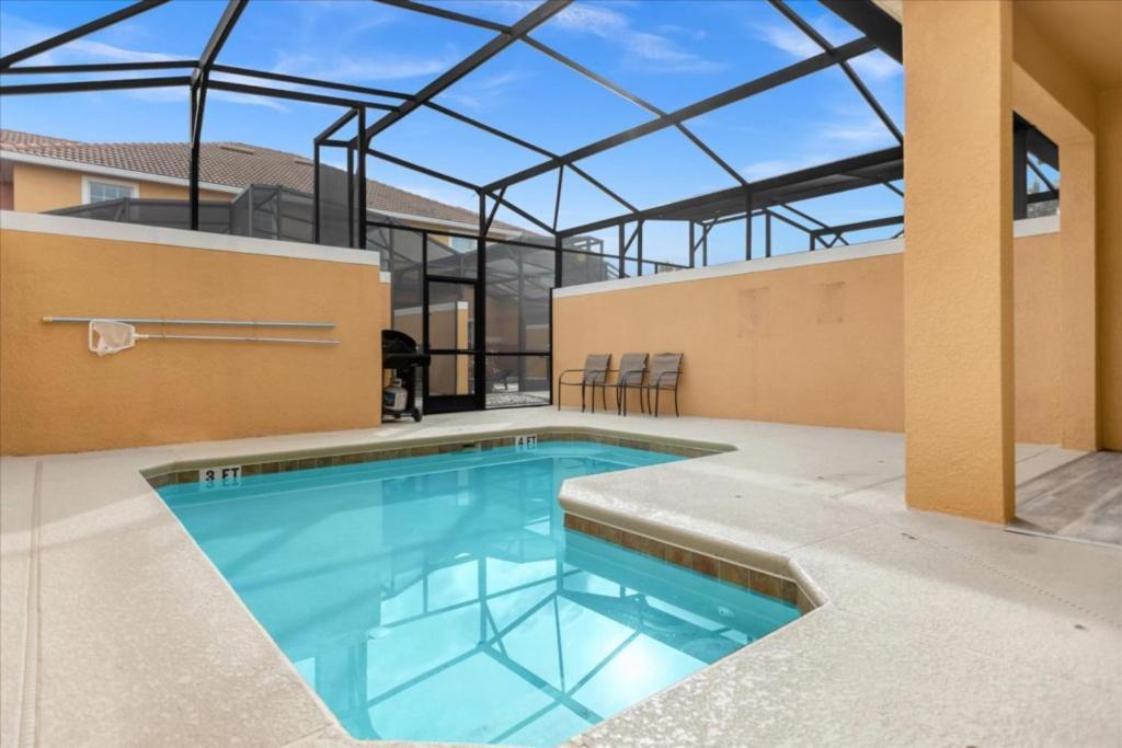 4 Bedrooms - 3 Bathrooms - Paradise Palms 8976 Mp *