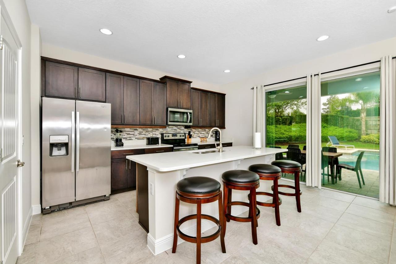 Lovely With Private Pool And Amenities By Rentyl Near - 7423m Holiday home Orlando