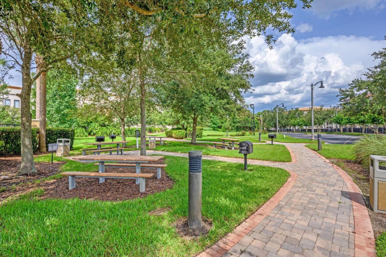 New Listing! Beautiful Townhome, Vista Cay 4019