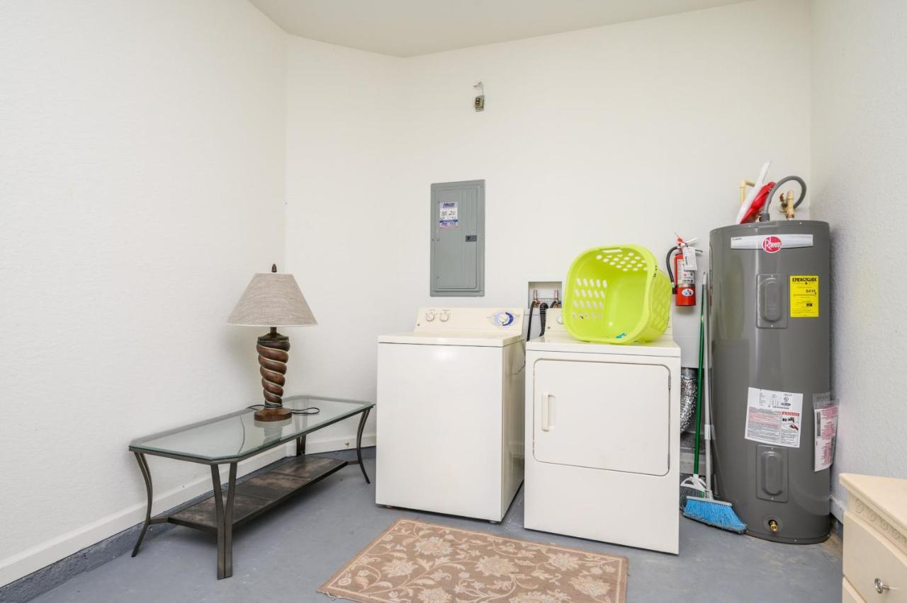 Apartment New Listing! Beautiful Townhome, Vista Cay 4019 *