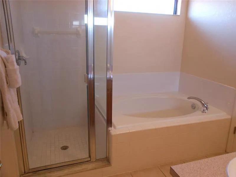 Private Pool And At High Grove Holiday home *