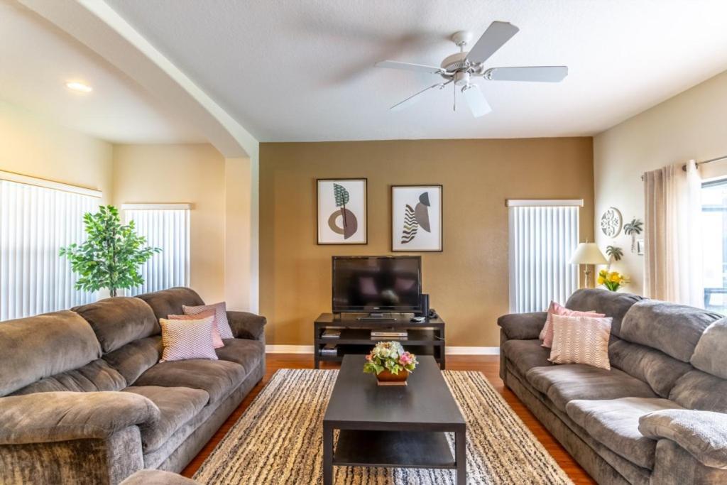 Private Pool And At High Grove Holiday home Orlando