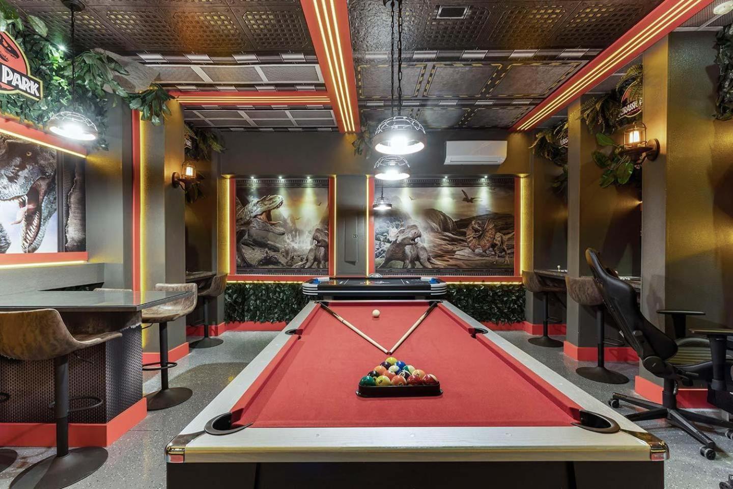 Ec375 - Theming Paradise With Games At Encore