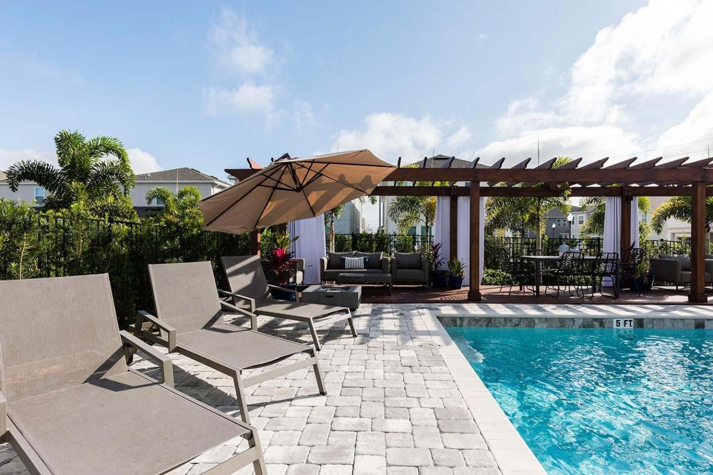 Ec375 - Theming Paradise With Games At Encore Holiday home *