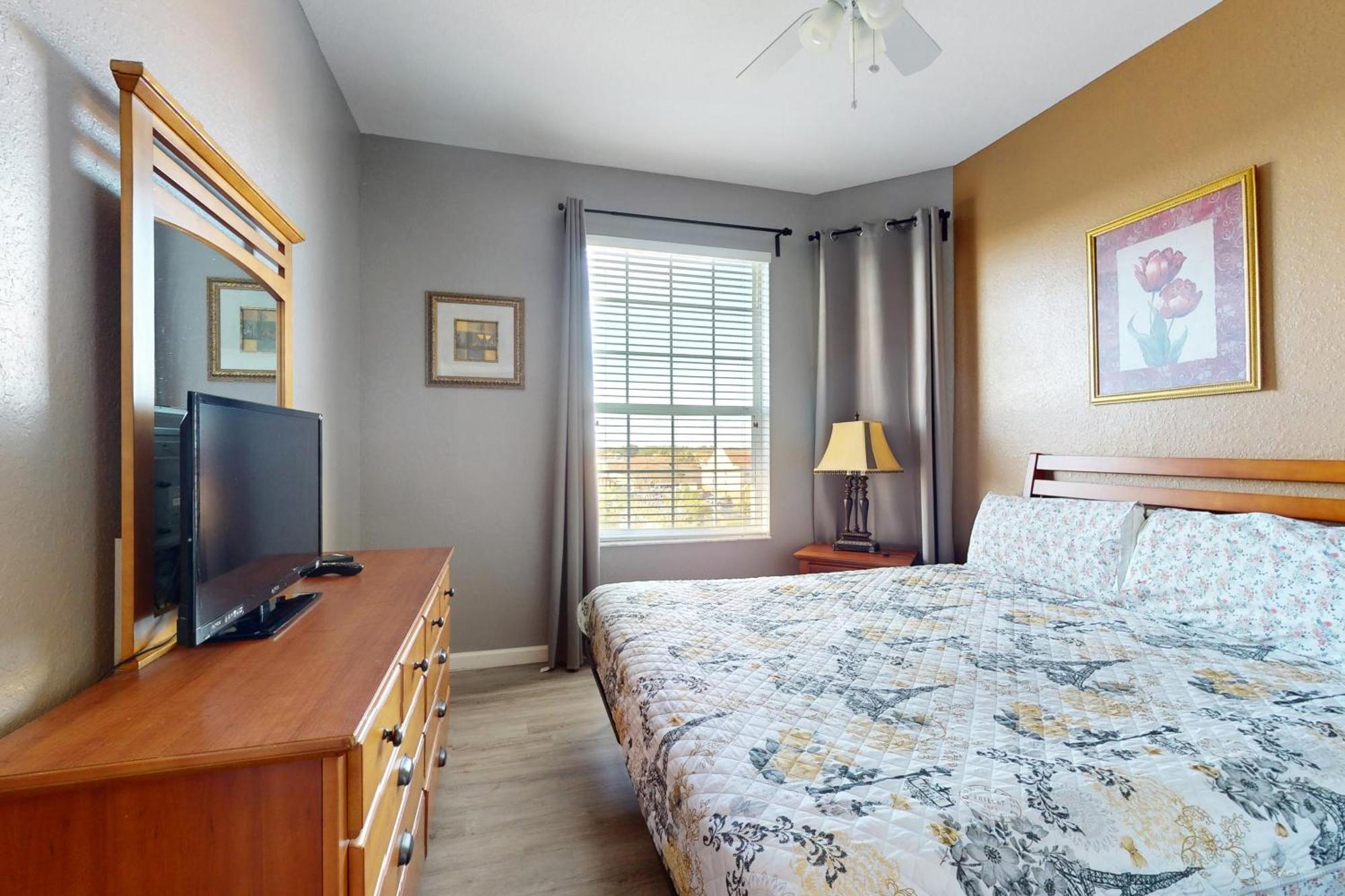 Family Fiesta Apartment