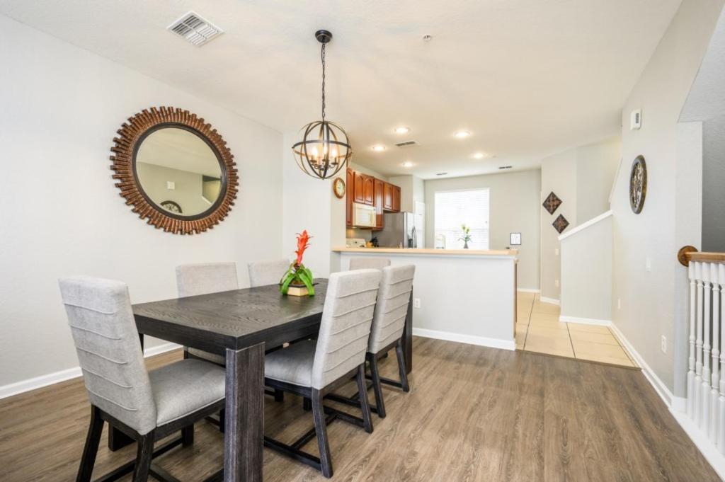 New Listing! Beautiful Townhome, Vista Cay 4019 * Orlando