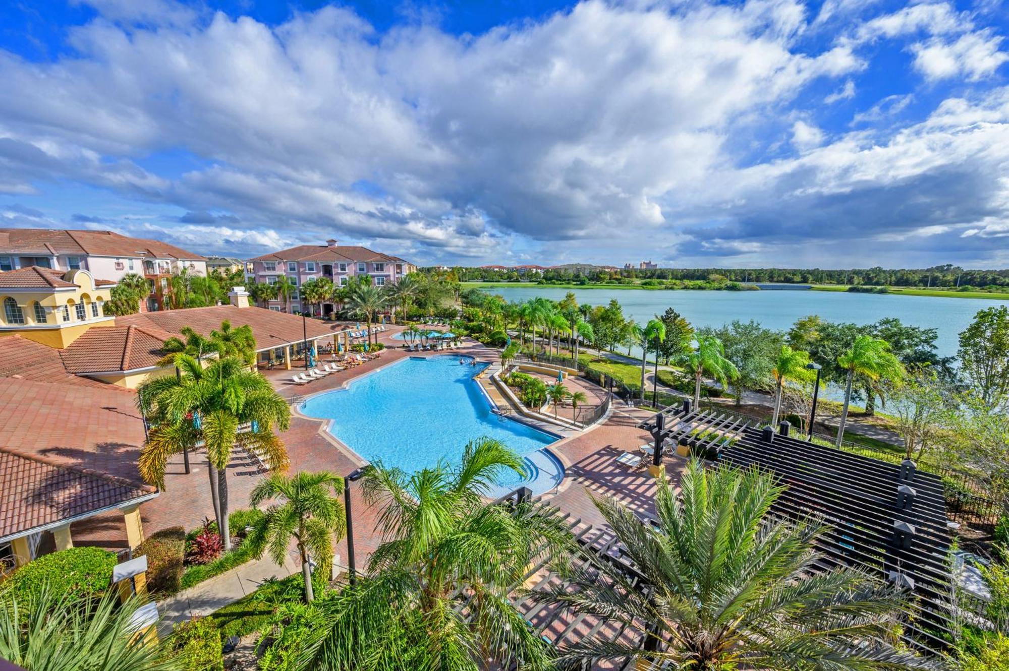 Apartment New Listing! Beautiful Townhome, Vista Cay 4019 *