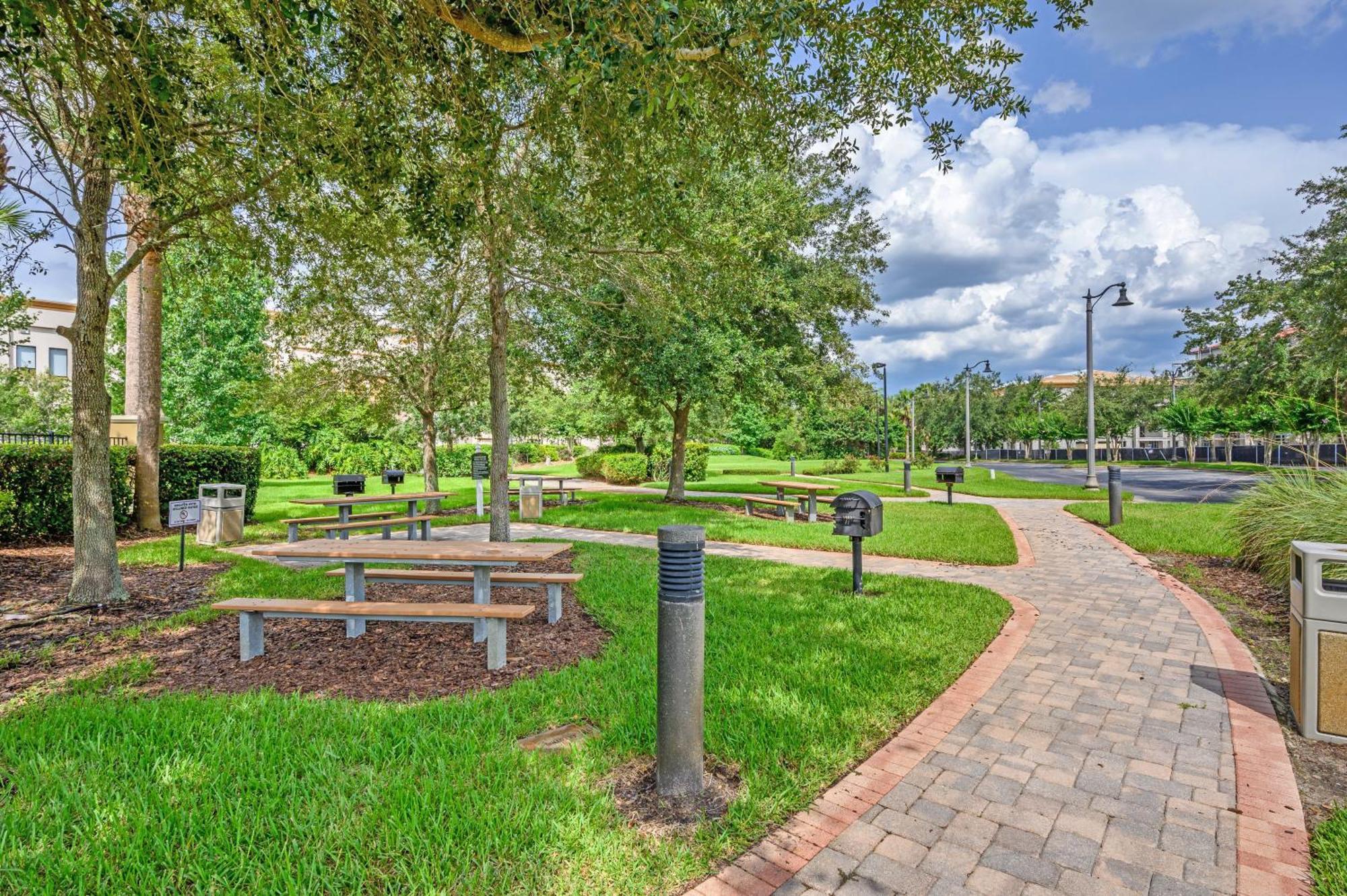 New Listing! Beautiful Townhome, Vista Cay 4019 Apartment *