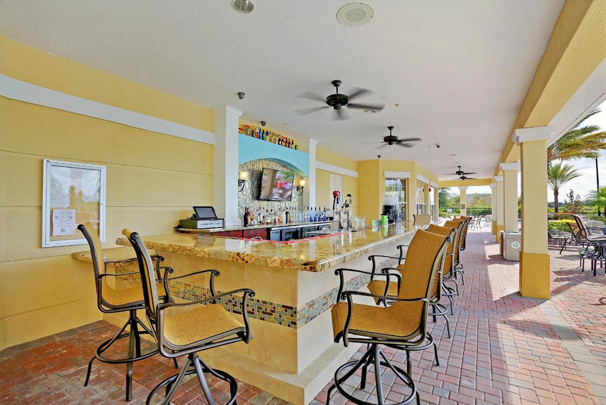 Apartment New Listing! Beautiful Townhome, Vista Cay 4019