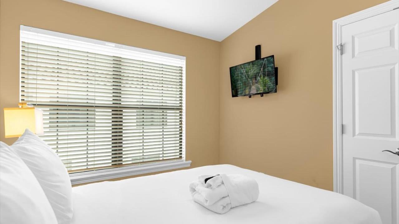 Celebrate Near The Magic - Townhome By Disney! Holiday home