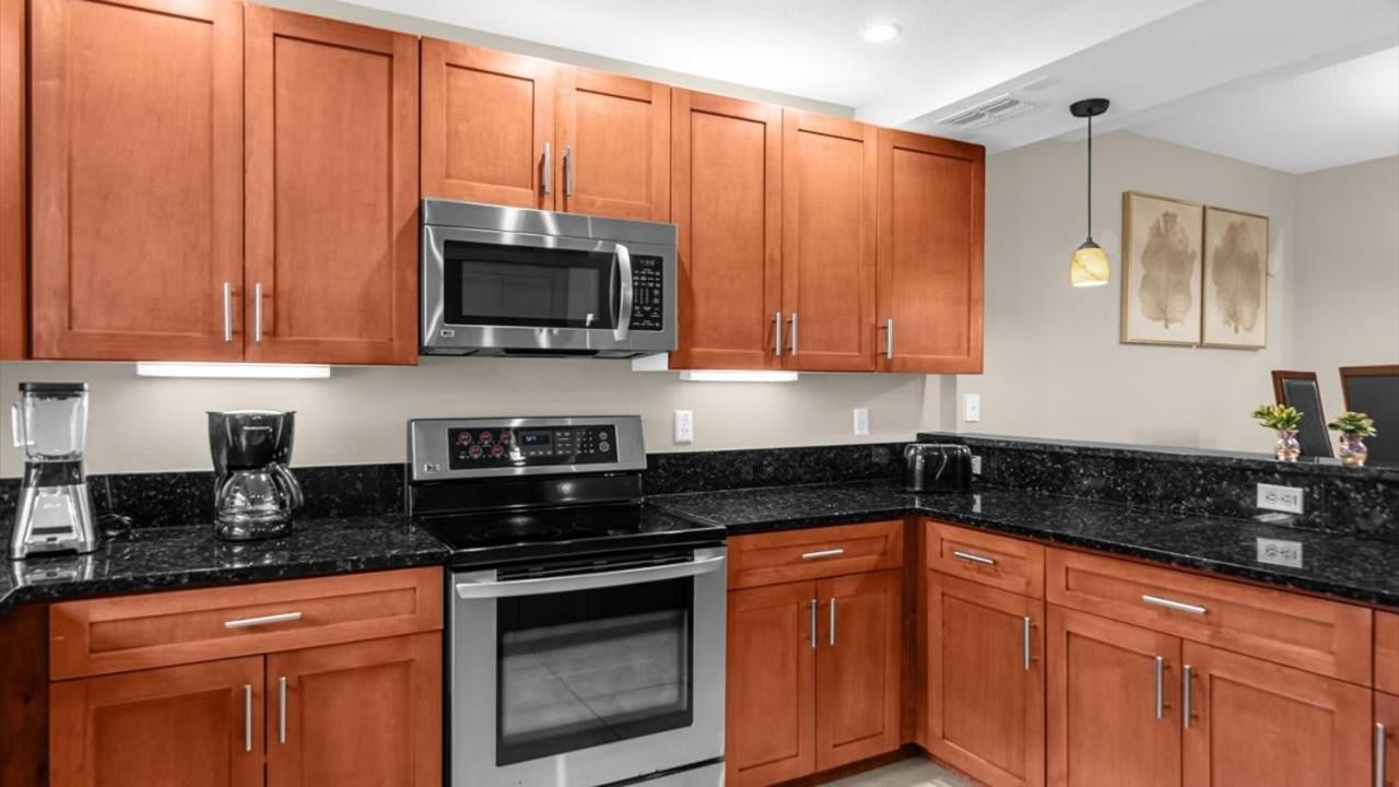 Celebrate Near The Magic - Townhome By Disney! Holiday home