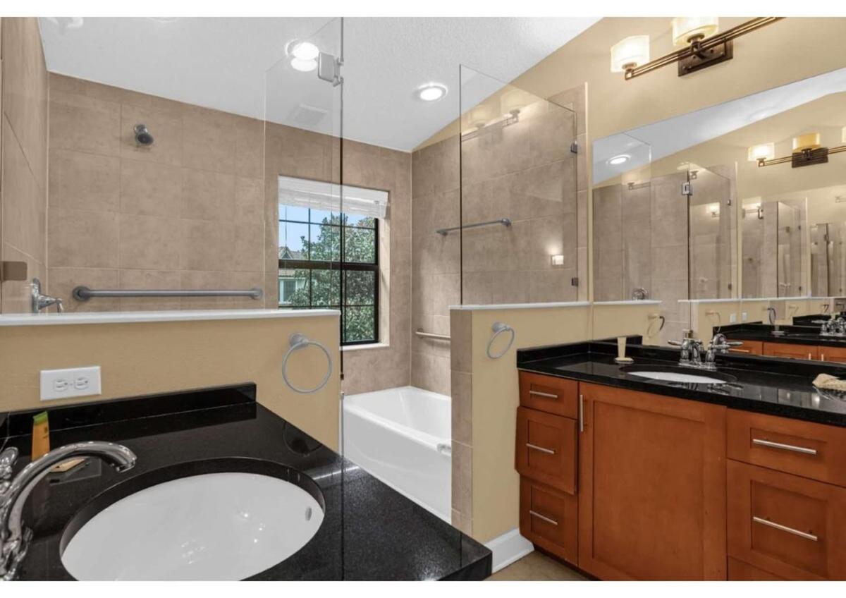 Celebrate Near The Magic - Townhome By Disney! Holiday home Orlando