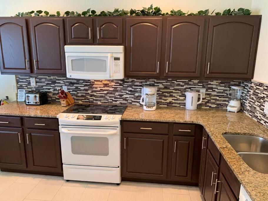 Villa 7779 Retreat At Windsor-5 Bed Orlando
