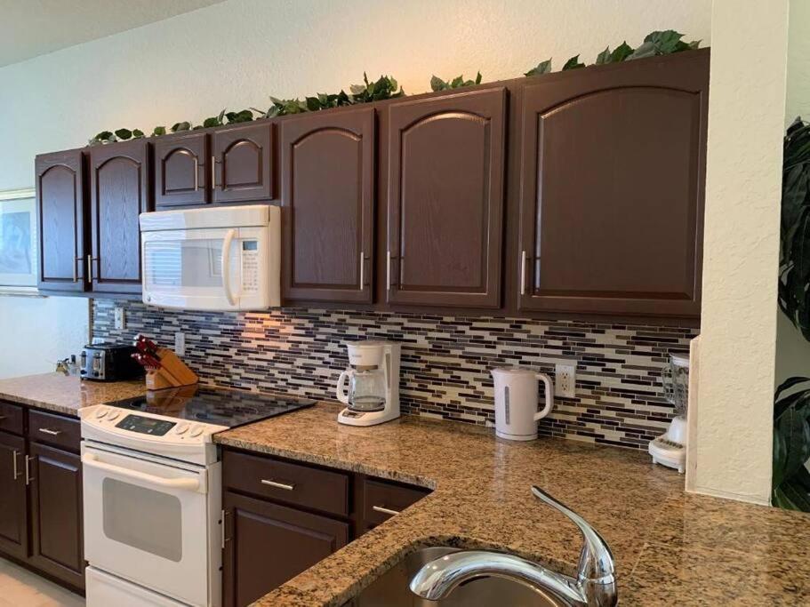 7779 Retreat At Windsor-5 Bed