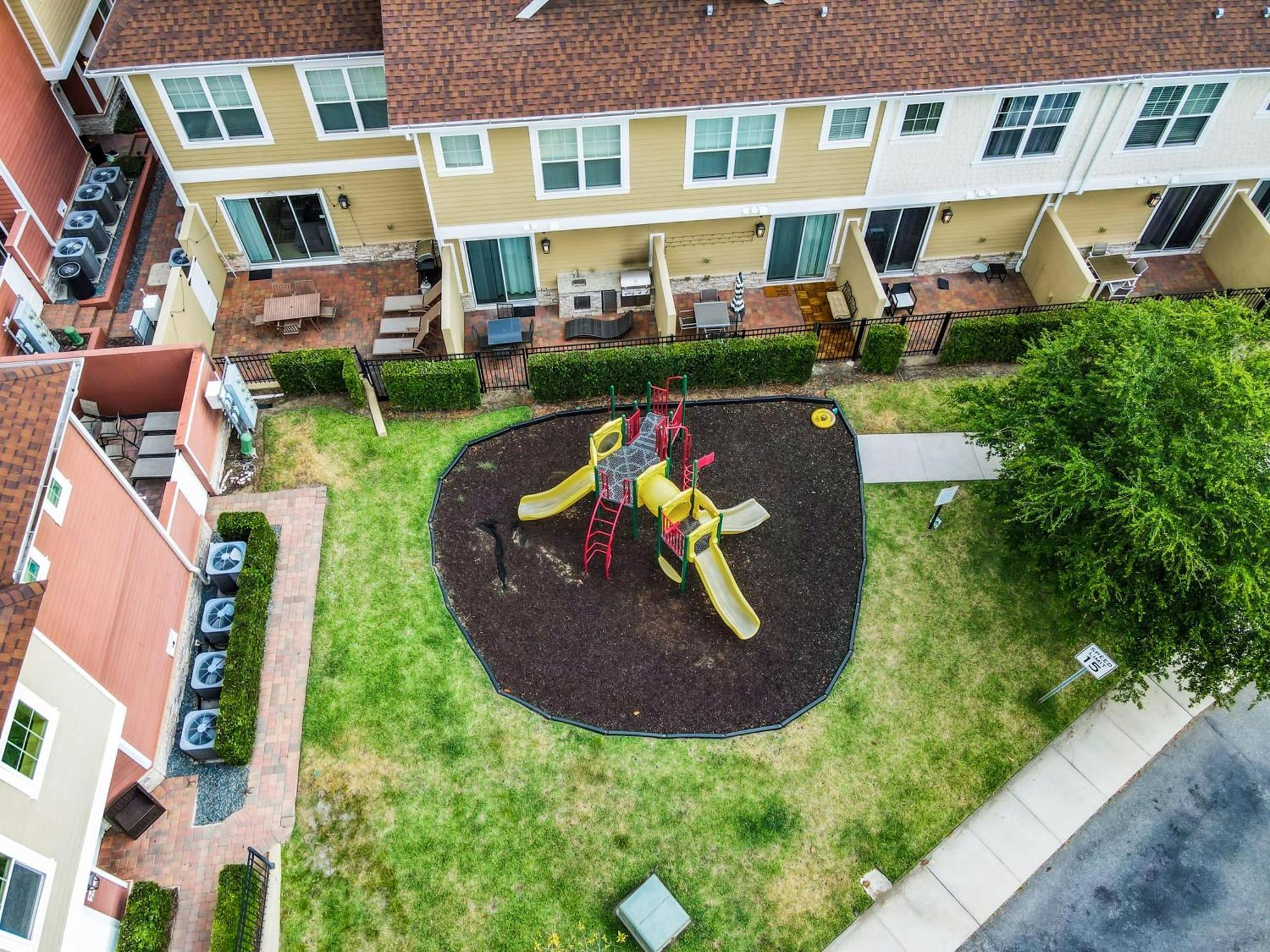 Fabulous Paradise 3br Townhouse Near And Outlets
