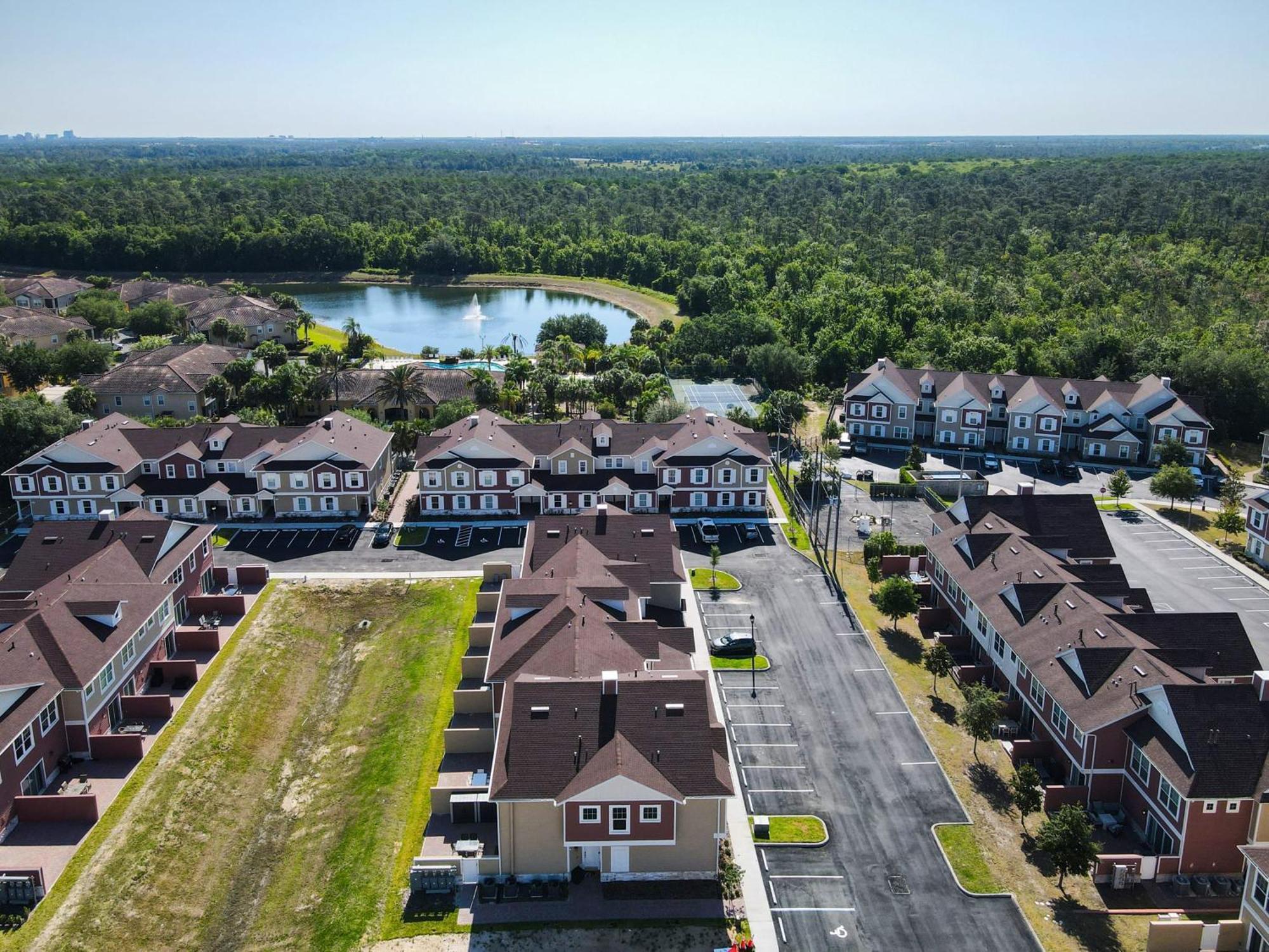 Fabulous Paradise 3br Townhouse Near And Outlets *