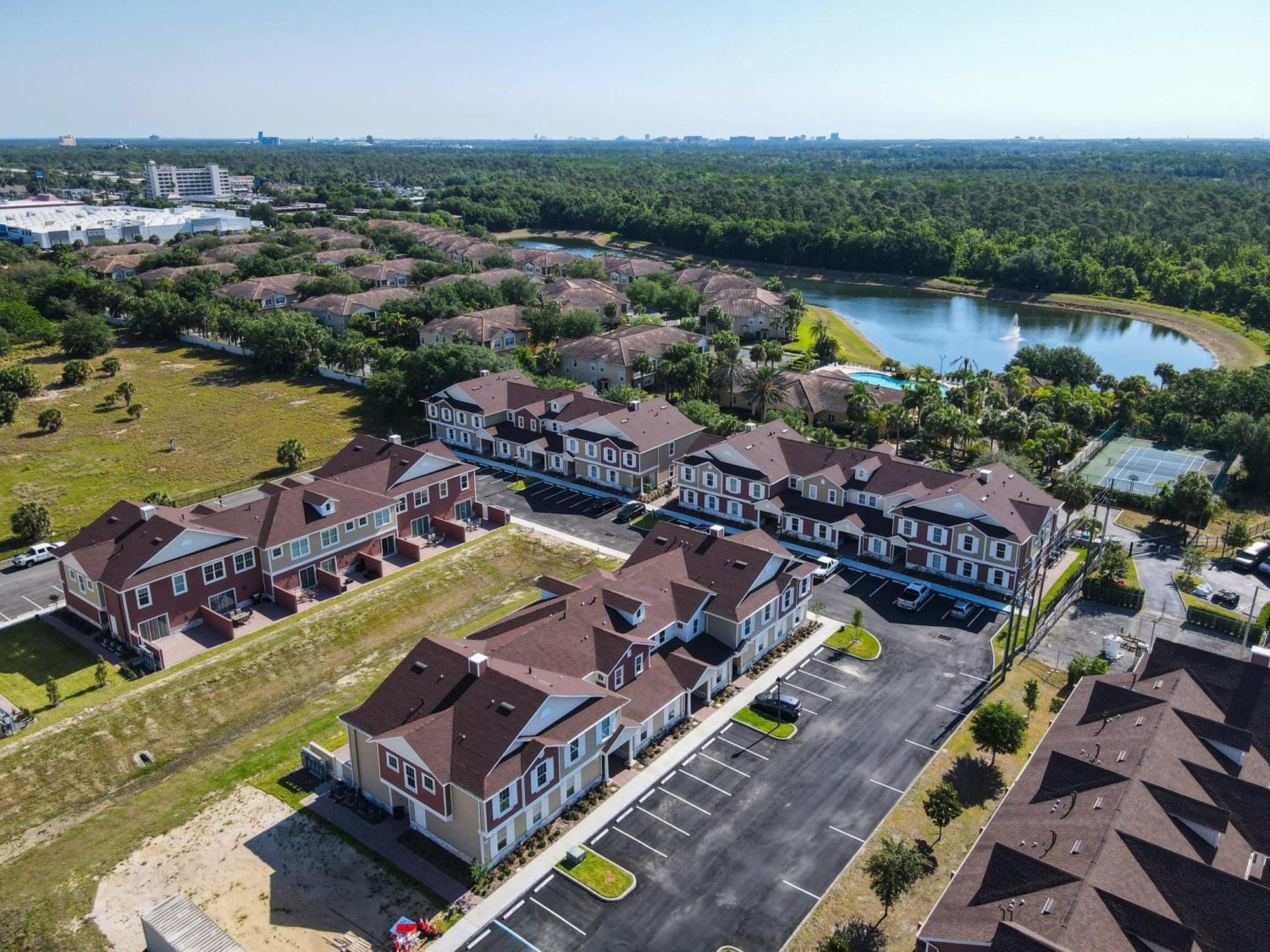 Fabulous Paradise 3br Townhouse Near And Outlets