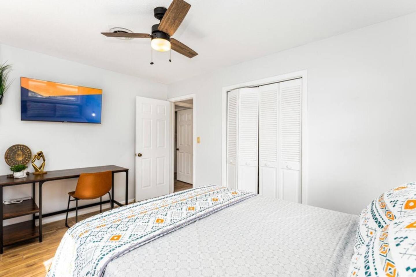 Comfortable 3br Airport Access Pet-friendly *