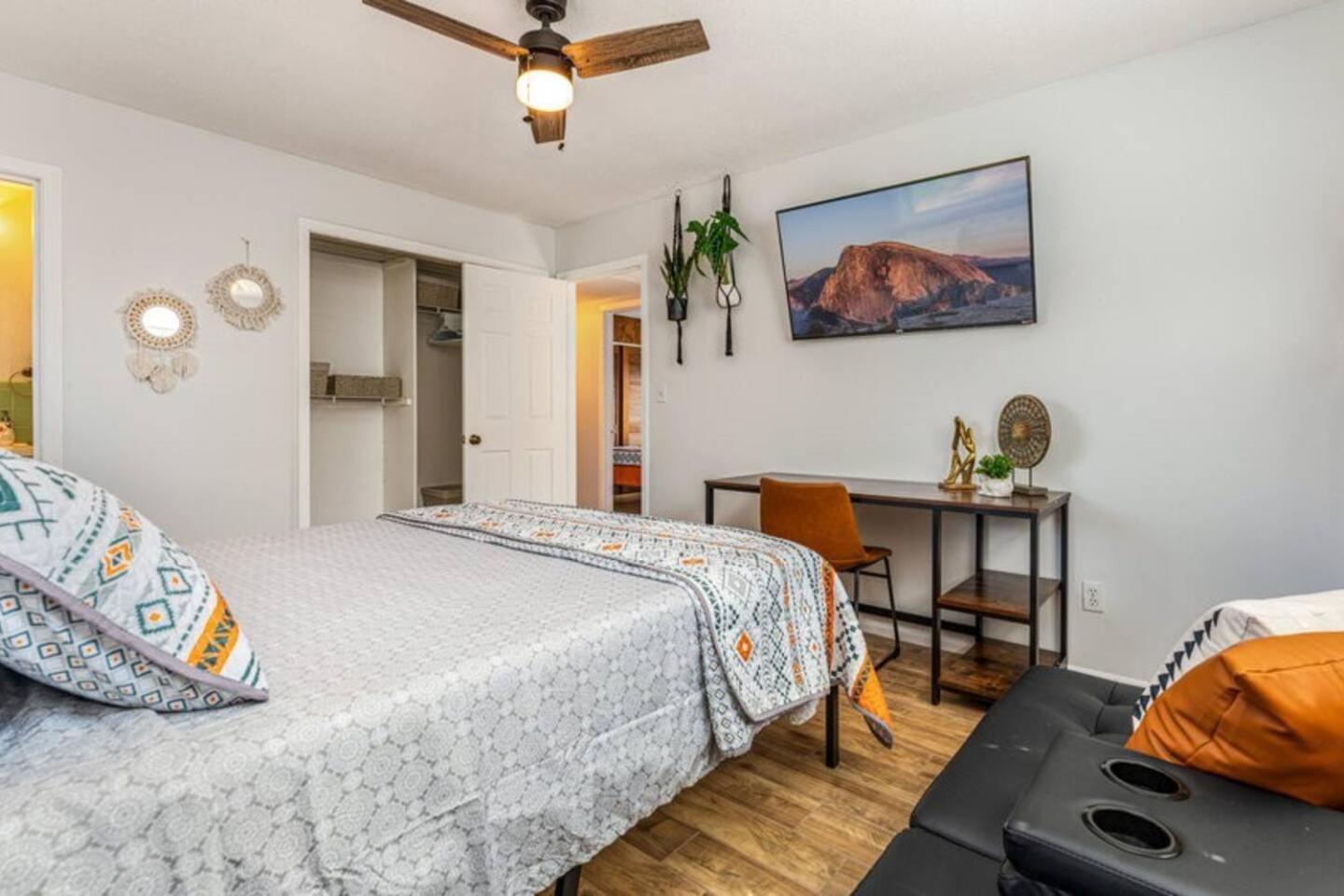 Holiday home Comfortable 3br Airport Access Pet-friendly *