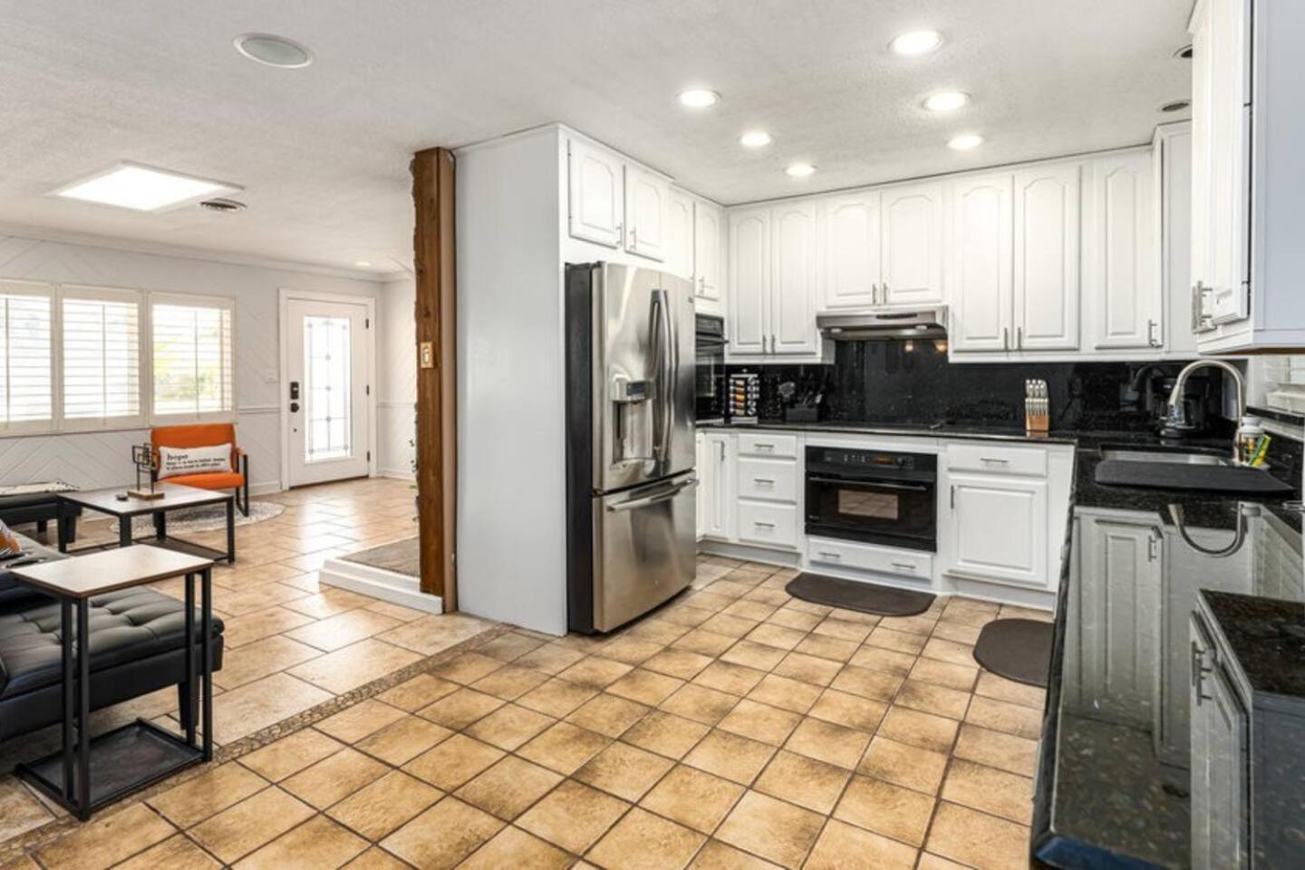 Comfortable 3br Airport Access Pet-friendly Holiday home *