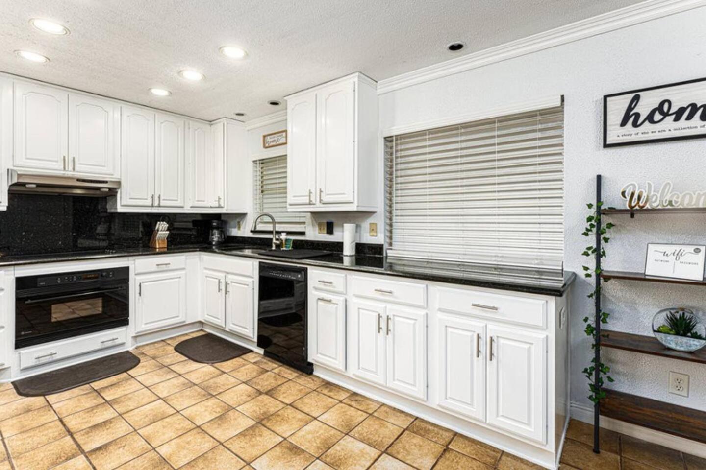 Comfortable 3br Airport Access Pet-friendly *