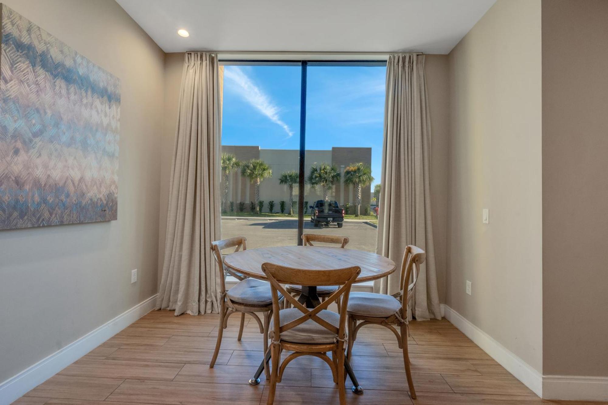 Magic Village 4bd Luxury Near World