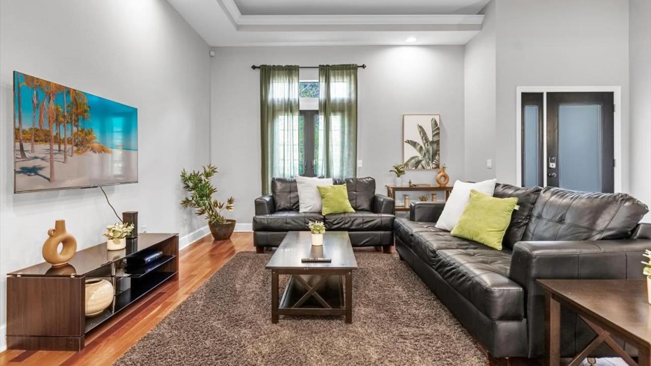 Celebrate Near The Magic - Townhome By Disney! Holiday home