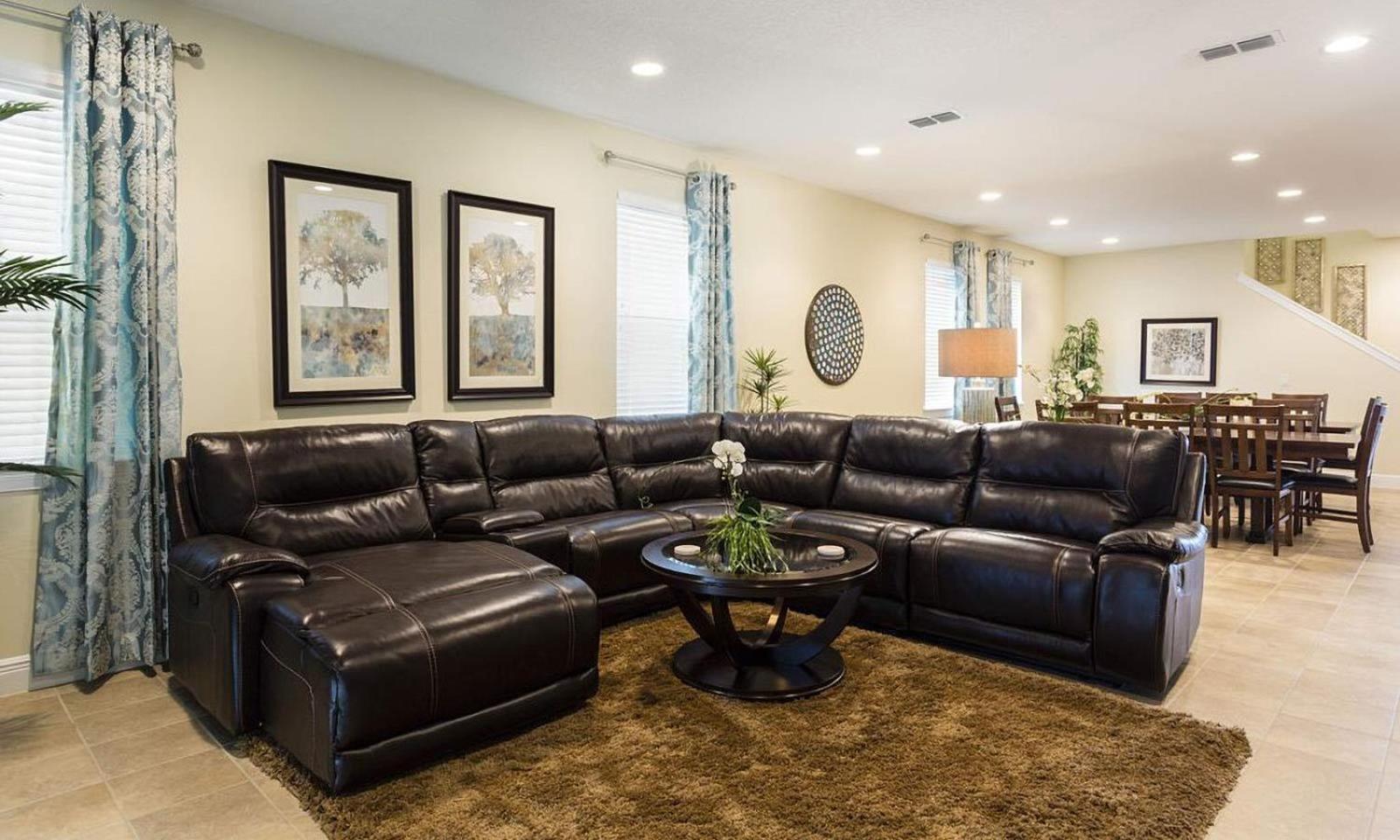 Sun-filled 10 Bdrm House With Backyard Pool At Encore