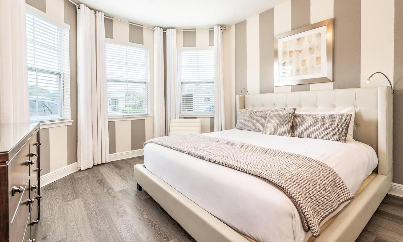 Large 11 Bdrm With Private Pool And Water Slide At Encore *