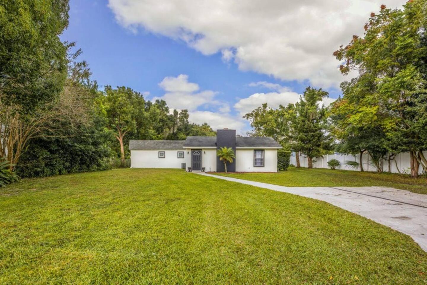 Holiday home 1Br Retreat Close To Disney Wi-Fi *