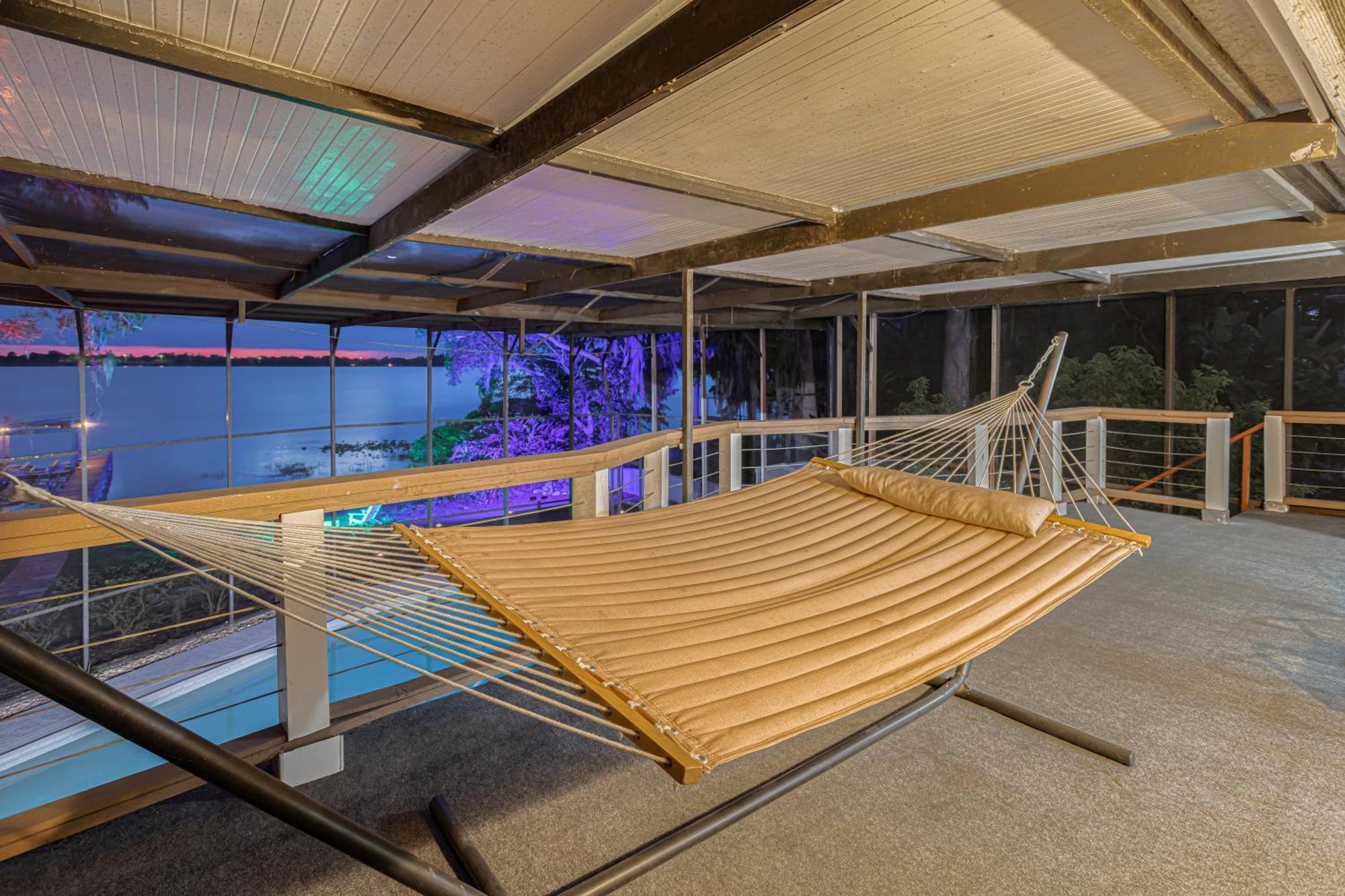 Holiday home Spacious Lakefront House With Pool, Hottub, & Boating Orlando