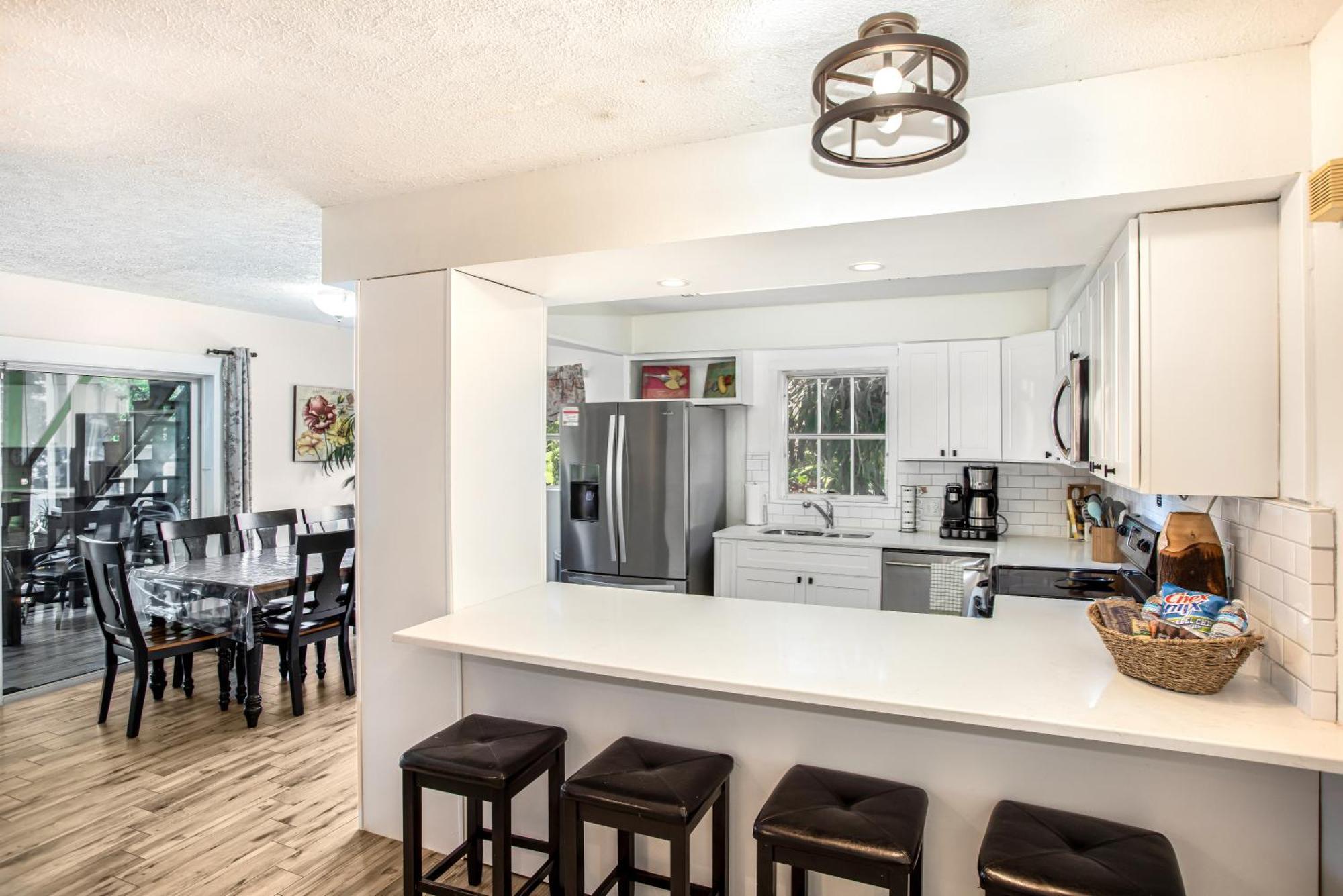 Spacious Lakefront House With Pool, Hottub, & Boating Orlando