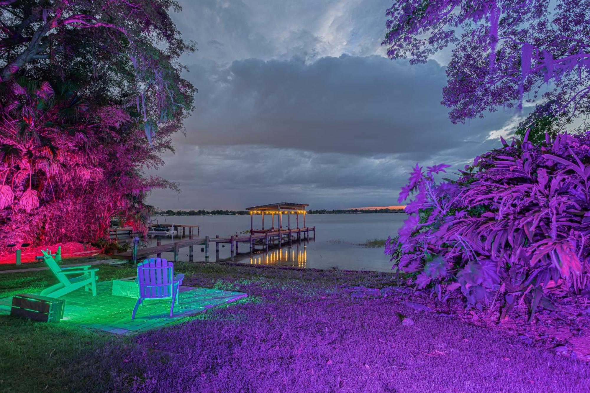 Spacious Lakefront House With Pool, Hottub, & Boating Holiday home *