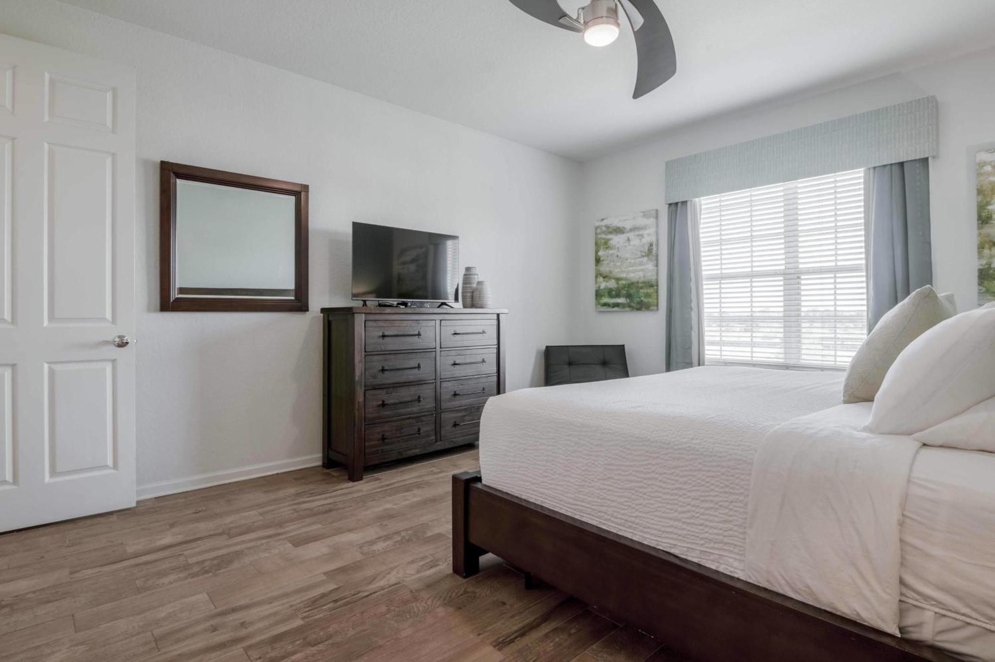Vista Cay Lakeview Allure Near Theme Parks, And Walk To Convention Center